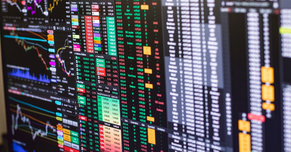 Handelsschermen met financiële grafieken