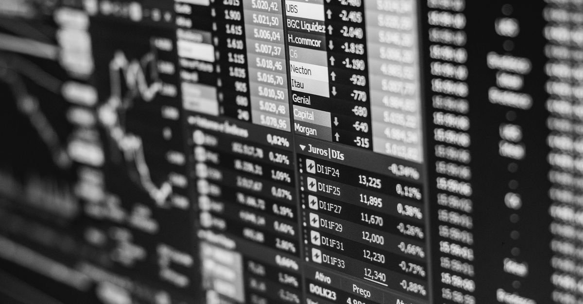 Financiële grafiek van een indexfonds op een scherm